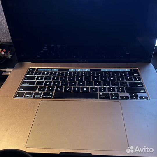 Macbook Pro 16 дюймов с монитором 512гб