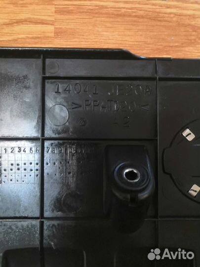 Крышка двигателя tiida