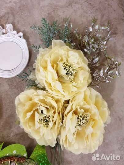 Игрушки и украшения