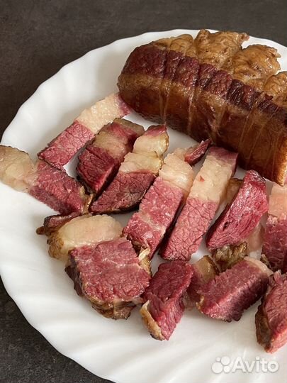 Мясо конины копченое