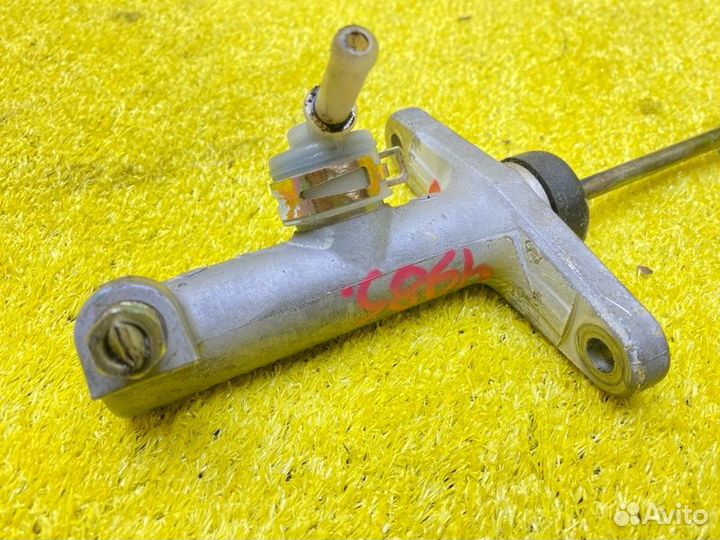 Главный цилиндр сцепления передний Isuzu Elf