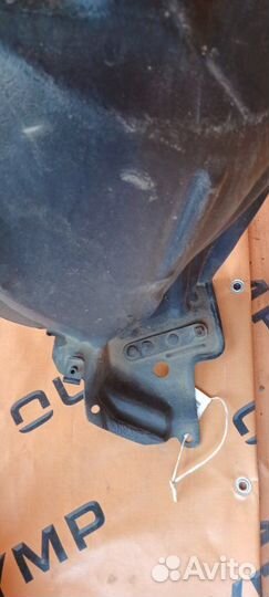 Подкрылок передний правый Toyota Vanguard ACA33