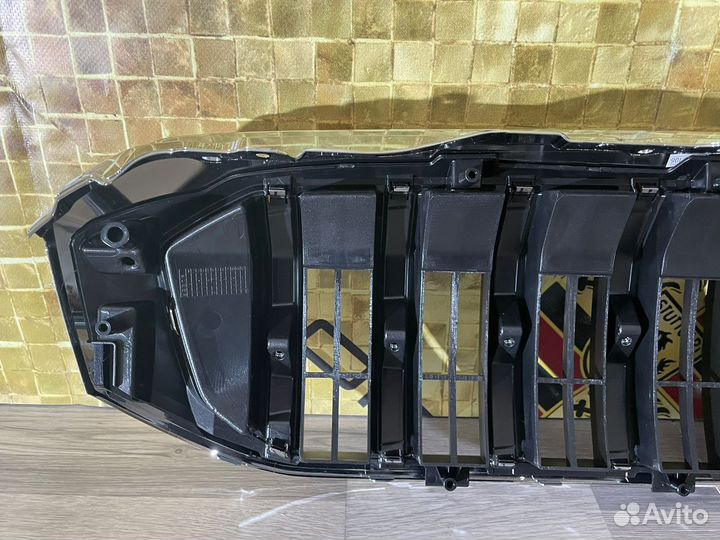 Решетка радиатора на Suzuki SX-4 II 16-22 новая