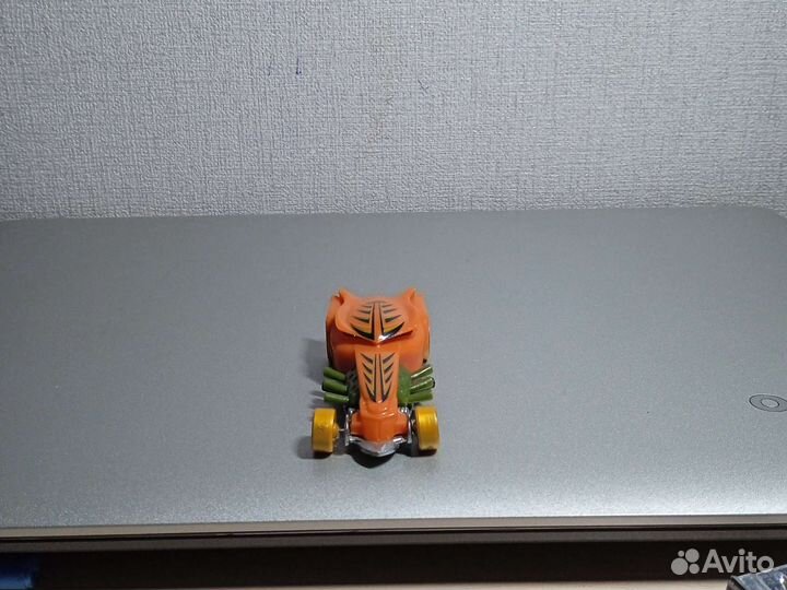 Hot wheels машинки и два мини набора