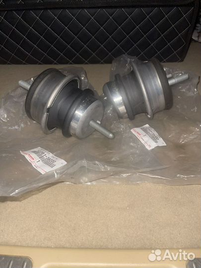 Подушка двигателя