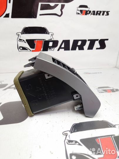 Дефлектор воздуховода Mitsubishi Outlander II (200