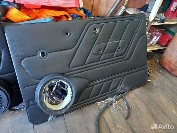 Дверные карты нива с подиумами и динамиками