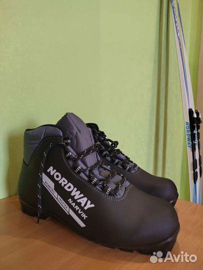 Лыжи беговые с ботинками