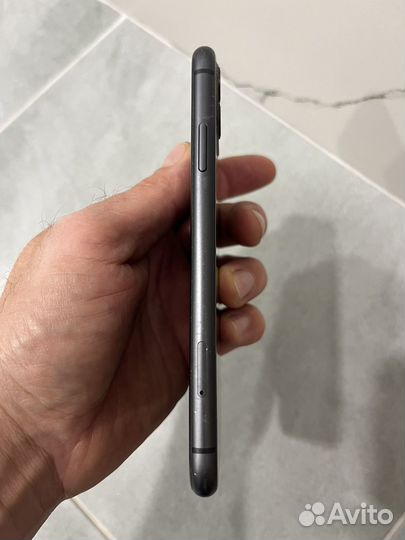 Телефон iPhone 11 64 гб