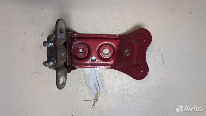 Петля крышки багажника правая Pontiac Vibe 1