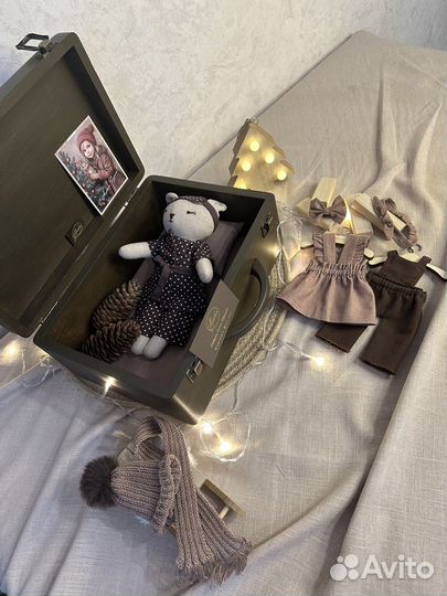 Мягкая игрушка ручной работы в подарочном чемодане