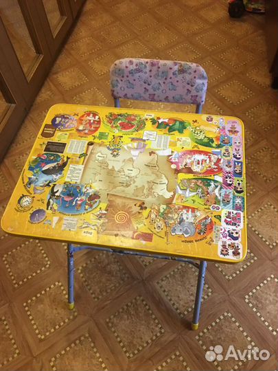 Стол со стулом