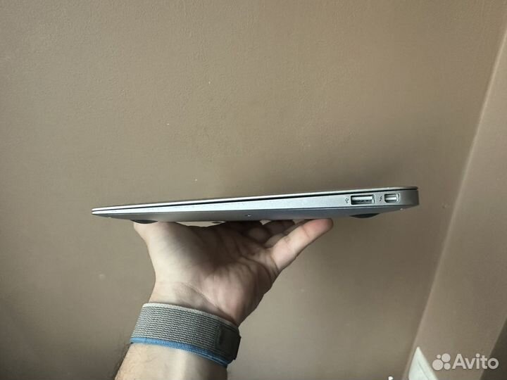 MacBook Air 11 2015 288 циклов родной батареи