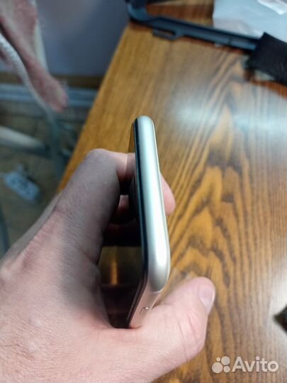 iPhone SE (2022), 64 ГБ