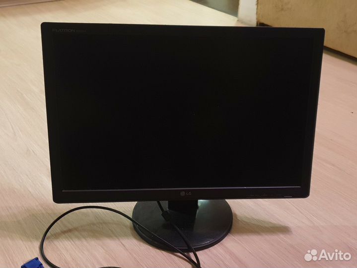 Монитор LG Flatron W2242S