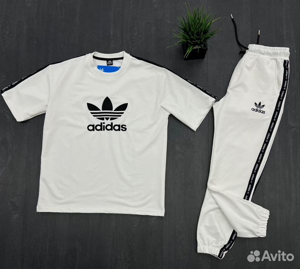 Спортивный костюм Adidas