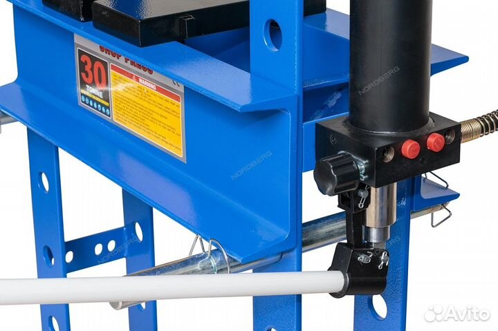 Пресс, усилие 30 тонн