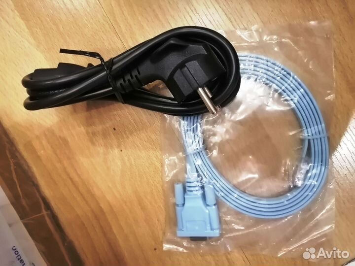 Коммутатор Cisco Catalyst WS-C2960-8TC-S