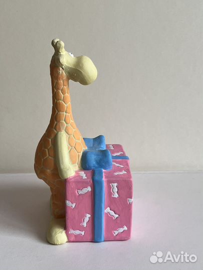 Жираф фигурка