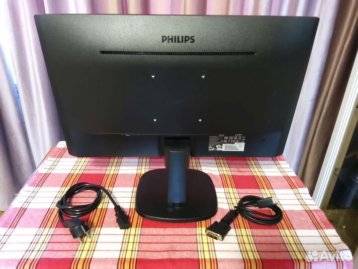 Монитор Philips 243v7qsb