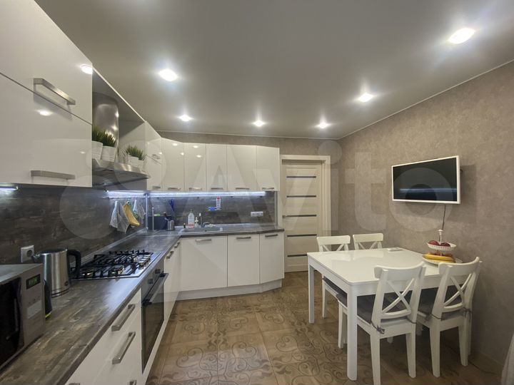 3-к. квартира, 82,4 м², 6/6 эт.