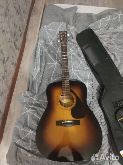 Акустическая гитара yamaha