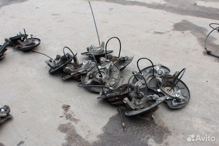 Кулак (цапфа) зад. на мерседес w212