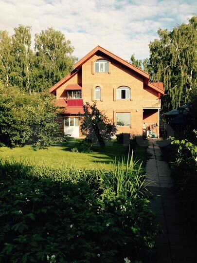 Коттедж 300 м² на участке 14,5 сот.