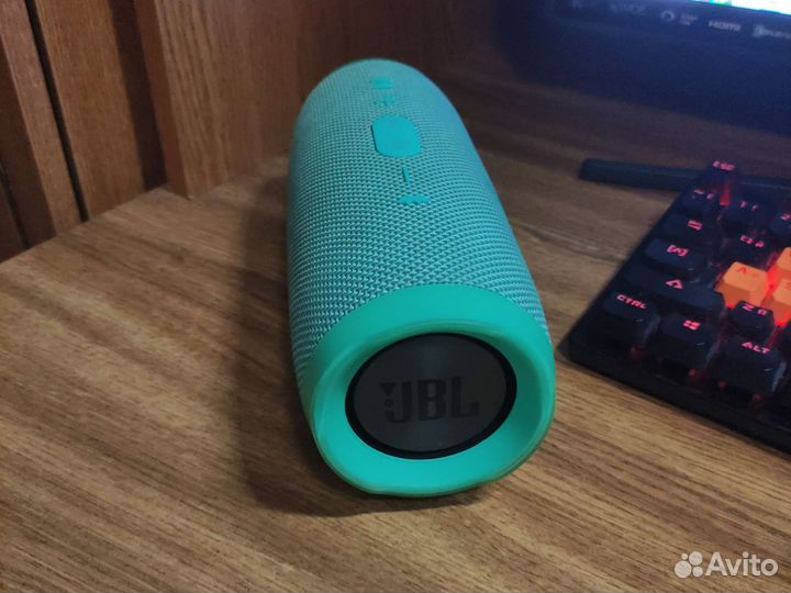 Колонка jbl charge 3