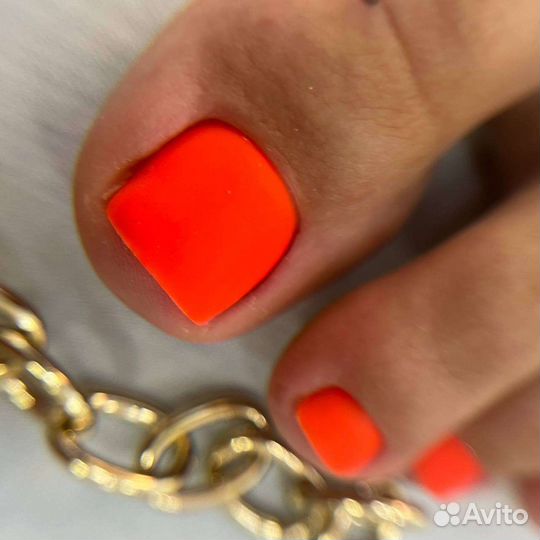 Маникюр, педикюр Luxio