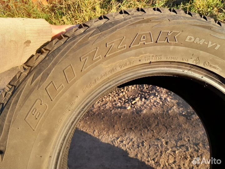Bridgestone Blizzak DM-V1 285/60 R18