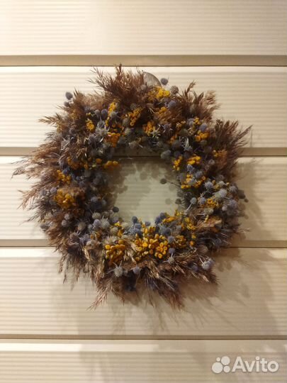 Интерьерный венок из чертогона и пижмы