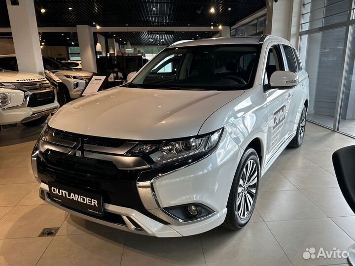 Mitsubishi Outlander 2.0 CVT, 2022