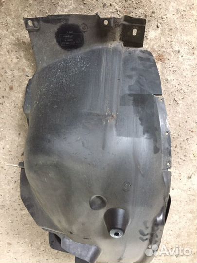 Подкрылок передний левый Bmw e81 e87