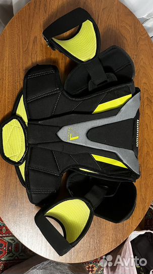 Нагрудник хоккейный warrior