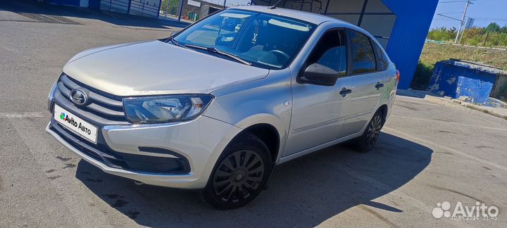 LADA Granta 1.6 МТ, 2018, битый, 142 000 км