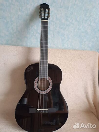 Акустическая гитара