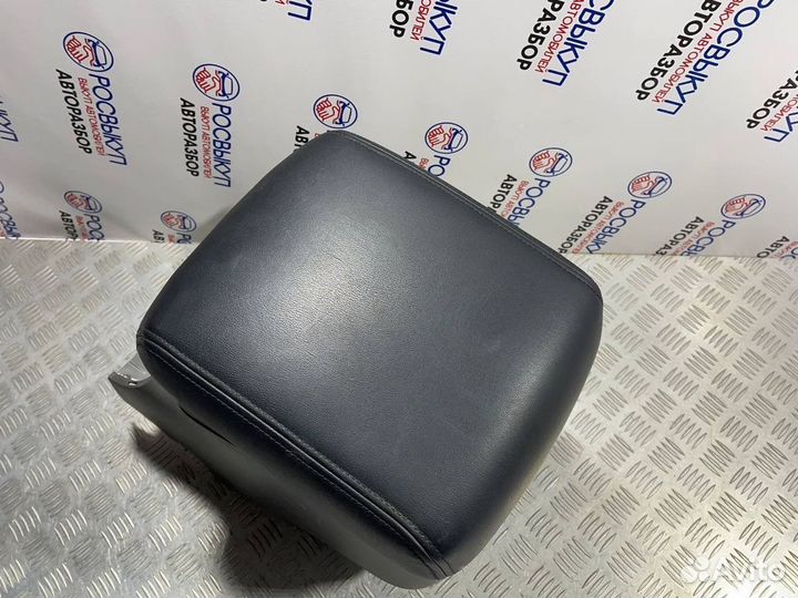 Подлокотник Mitsubishi Pajero 3