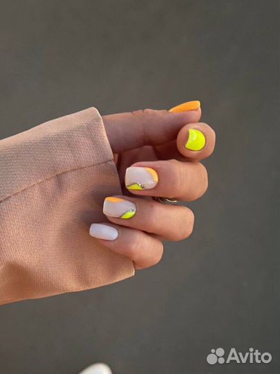 Маникюр,педикюр