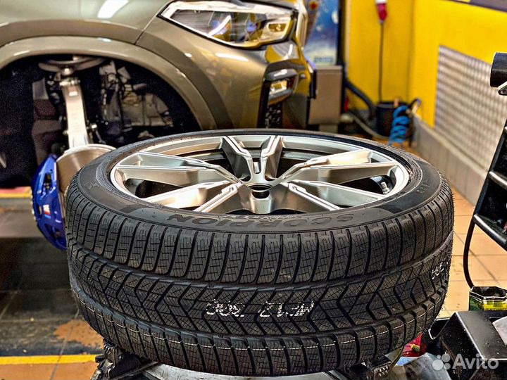 Pirelli Scorpion Winter 275/40 R21 и 315/35 R21 111V