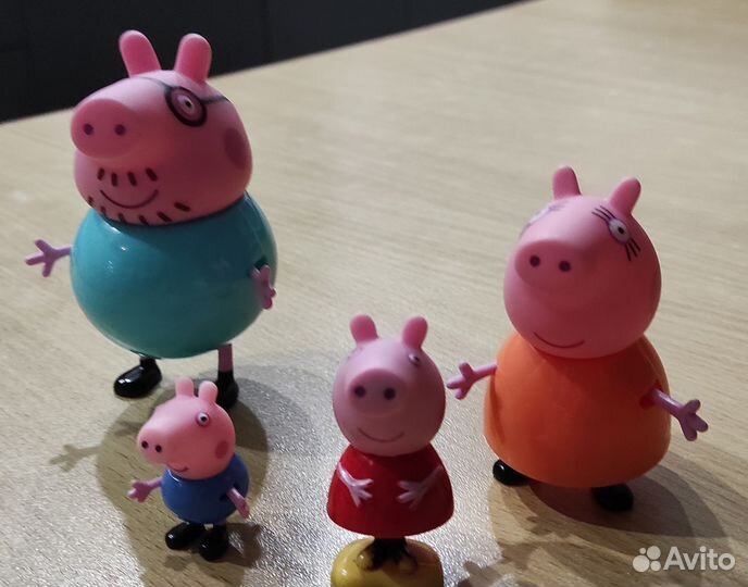 Игрушки - семья свинки Пеппы