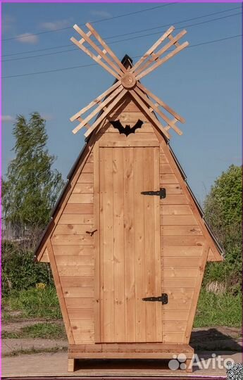 Уличный туалет деревянный HME562