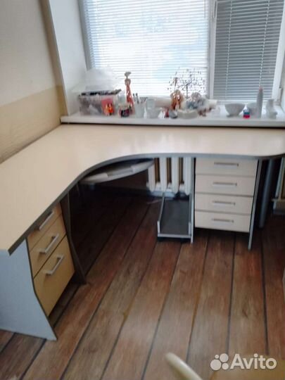 Компьютерный стол