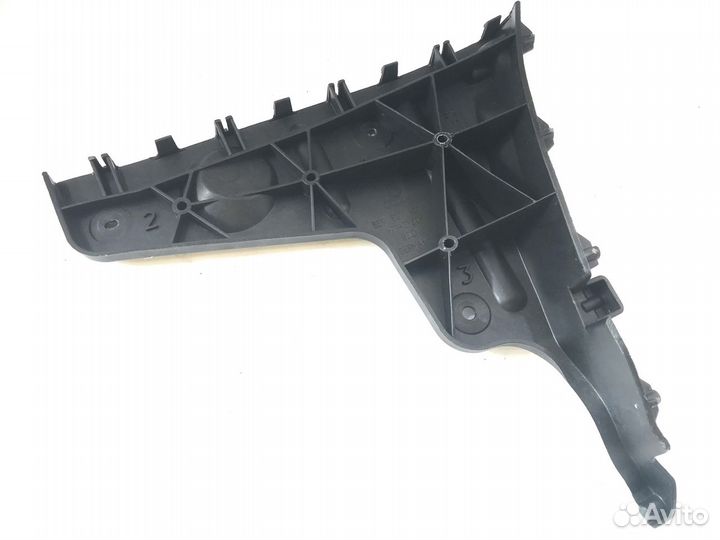 Кронштейн бампера правый Audi A4 B7