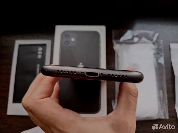 iPhone 11, 64 ГБ
