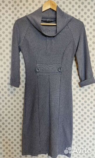 Платье строгое