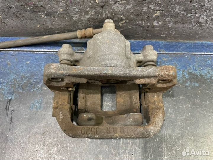 Суппорт задний правый Nissan X-Trail T31