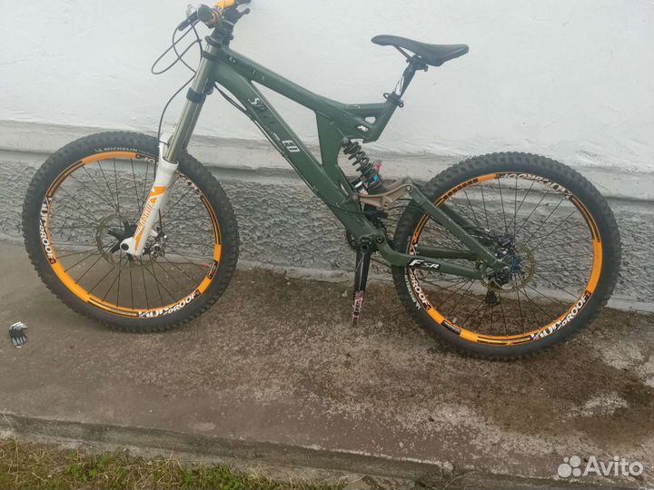 Продам двухподвес Specialized big hit 1