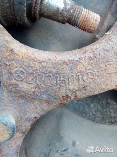 Кулак поворотный правый для Мерседес W202/W208/W17