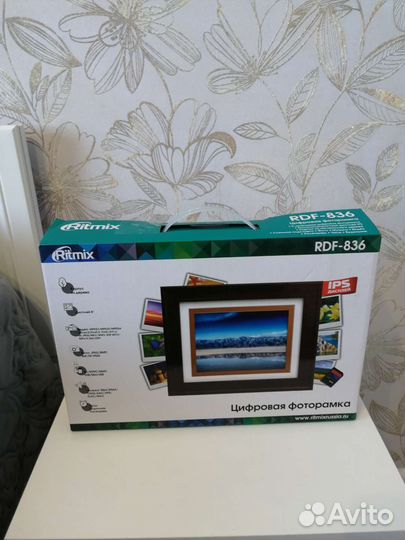 Цифровая фоторамка новая. Цвет тёмное дерево